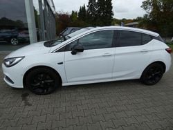 Weiß Gebraucht 2018 Opel Astra Ultimate Limousine | 12.999 € (Superpreis)