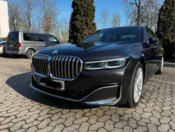 Grau Gebraucht 2019 BMW 730 Performance Limousine | 49.980 €