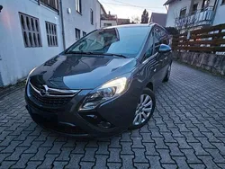 Grau Gebraucht 2012 Opel Zafira Tourer Selection Van / Kleinbus | 6.300 € (Fairer Preis)