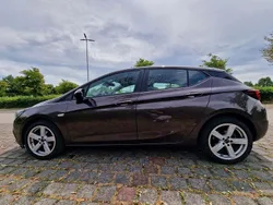 Braun Gebraucht 2017 Opel Astra Edition Limousine | 9.500 € (Fairer Preis)