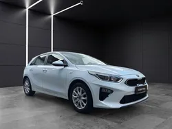 Weiß Gebraucht 2021 Kia Ceed Vision Limousine | 16.450 € (Fairer Preis)
