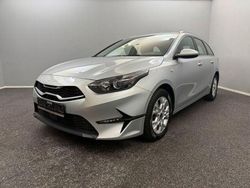 Silber Gebraucht 2023 Kia Ceed Sportswagon Kombi | 17.999 € (Guter Preis)