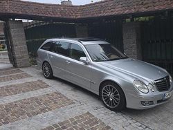 Silber Gebraucht 2006 Mercedes E500 Kombi | 10.495 € (Teuer)