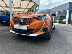 Orange Gebraucht 2023 Peugeot e-2008 GT SUV | 18.990 € (Guter Preis)