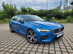 Blau Gebraucht 2019 Volvo V60 R-Design Kombi | 26.900 € (Fairer Preis)