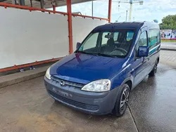 Blau Gebraucht 2005 Opel Combo Van / Kleinbus | 2.200 € (Fairer Preis)