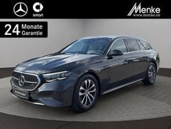 Grau Gebraucht 2024 Mercedes E220 Avantgarde Limousine | 49.980 € (Fairer Preis)
