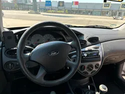 Silber Gebraucht 2004 Ford Focus Kleinwagen | 1.000 €