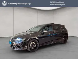 Schwarz Neu 2025 VW Golf VIII Black Edition Limousine | 62.480 €