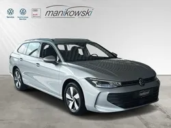 Silber Gebraucht 2024 VW Passat Kombi | 32.499 €