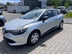 Silber Gebraucht 2014 Renault Clio IV Expression Limousine | 3.290 € (Fairer Preis)