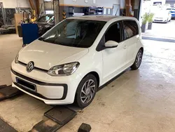Weiß Gebraucht 2017 VW up! Sound Kleinwagen | 5.950 € (Superpreis)