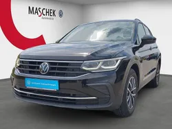 Deep black perleffekt Gebraucht 2021 VW Tiguan Life SUV | 26.540 € (Guter Preis)