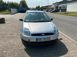 Blau Gebraucht 2005 Ford Fiesta Kleinwagen | 1.300 €
