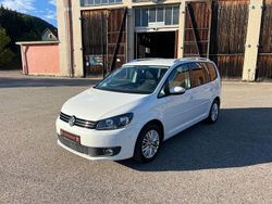Weiß Gebraucht 2015 VW Touran Cup Van / Kleinbus | 8.490 € (Guter Preis)