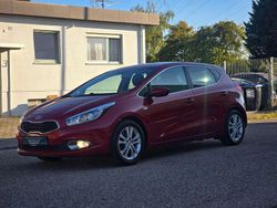 Rot Gebraucht 2014 Kia Ceed DREAM-TEAM Edition Kleinwagen | 6.790 € (Guter Preis)