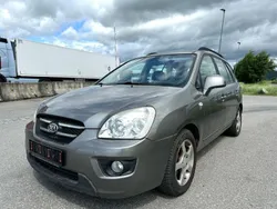 Silber Gebraucht 2010 Kia Carens Spirit Van / Kleinbus | 2.600 € (Fairer Preis)