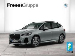 Grau Neu 2025 BMW 220 Active Tourer Performance Van / Kleinbus | 47.690 € (Etwas zu teuer)