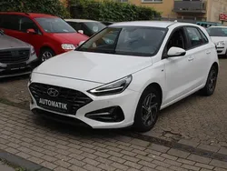 Polar white Gebraucht 2020 Hyundai i30 Trend Limousine | 15.850 € (Guter Preis)