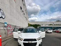Weiß Gebraucht 2014 Chevrolet Captiva SUV | 6.999 €