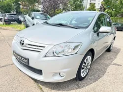 Silber Gebraucht 2010 Toyota Auris Life+ Limousine | 4.950 € (Fairer Preis)