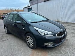 Schwarz Gebraucht 2014 Kia Ceed Sportswagon Edition 7 Kombi | 3.499 € (Teuer)