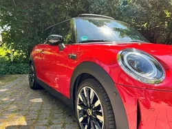 Rot Gebraucht 2022 Mini Cooper SE Kleinwagen | 20.250 € (Fairer Preis)