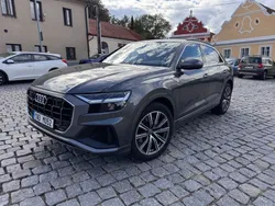 Grau Gebraucht 2019 Audi Q8 S-Line SUV | 44.100 € (Etwas zu teuer)
