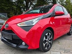 Rot Gebraucht 2020 Toyota Aygo X-play Kleinwagen | 11.499 € (Guter Preis)