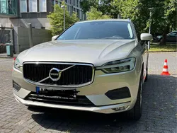 Silber Gebraucht 2019 Volvo XC60 Momentum SUV | 31.800 € (Superpreis)