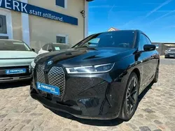 Schwarz Gebraucht 2023 BMW iX SUV | 69.900 € (Superpreis)