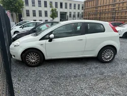 Weiß Gebraucht 2009 Fiat Grande Punto Dynamic Kleinwagen | 550 € (Guter Preis)