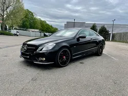 Schwarz Gebraucht 2009 Mercedes E250 AMG line Coupé | 13.999 € (Fairer Preis)