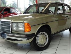 Silber Gebraucht 1983 Mercedes E230 Limousine | 12.650 €