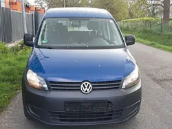 Blau Gebraucht 2015 VW Caddy Comfortline Van / Kleinbus | 6.700 € (Teuer)