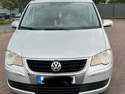 Silber Gebraucht 2007 VW Touran Van / Kleinbus | 4.800 € (Fairer Preis)