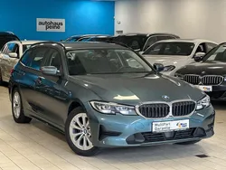 Blau Gebraucht 2020 BMW 320 Performance Limousine | 25.497 € (Superpreis)