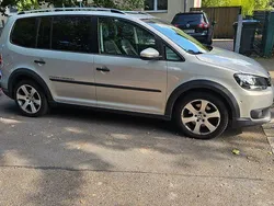 Grau Gebraucht 2013 VW Touran Cross Van / Kleinbus | 12.850 € (Etwas zu teuer)