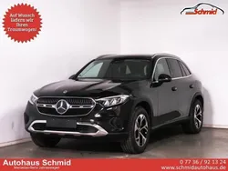 Obsidianschwarz metallic Gebraucht 2024 Mercedes GLC300e Kombi | 55.777 € (Superpreis)