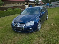 Blau Gebraucht 2005 VW Jetta Limousine | 4.900 €