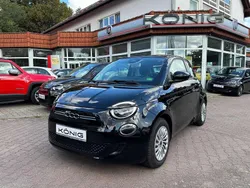 Onyx schwarz (10n) Gebraucht 2023 Fiat 500e Kleinwagen | 24.776 € (Etwas zu teuer)