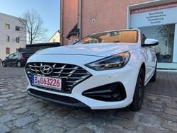 Weiß Gebraucht 2020 Hyundai i30 Trend Limousine | 9.500 € (Guter Preis)