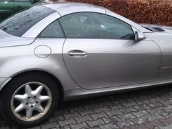 Grau metallic Gebraucht 2005 Mercedes SLK200 Cabrio | 15.800 €