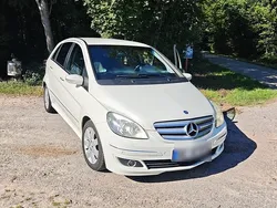 Weiß Gebraucht 2007 Mercedes B180 Van / Kleinbus | 4.500 € (Teuer)