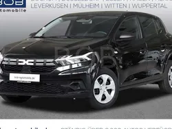 Perlmuttschwarz met (schwarz) Gebraucht 2024 Dacia Sandero Essentiel Kleinwagen | 15.288 € (Superpreis)
