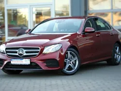Designo hyazinthrot metallic Gebraucht 2019 Mercedes E300 AMG line Limousine | 36.800 € (Teuer)