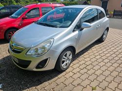 Silber Gebraucht 2011 Opel Corsa Kleinwagen | 2.000 € (Etwas zu teuer)