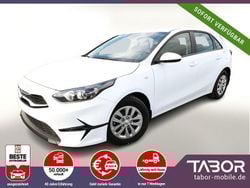 Weiss Neu 2025 Kia Ceed Comfort Limousine | 21.488 € (Guter Preis)