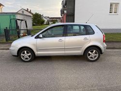 Grau Gebraucht 2004 VW Polo Basis Limousine | 2.750 € (Teuer)