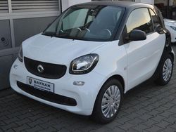 Weiß Gebraucht 2016 Smart ForTwo Coupé Kleinwagen | 5.790 € (Fairer Preis)